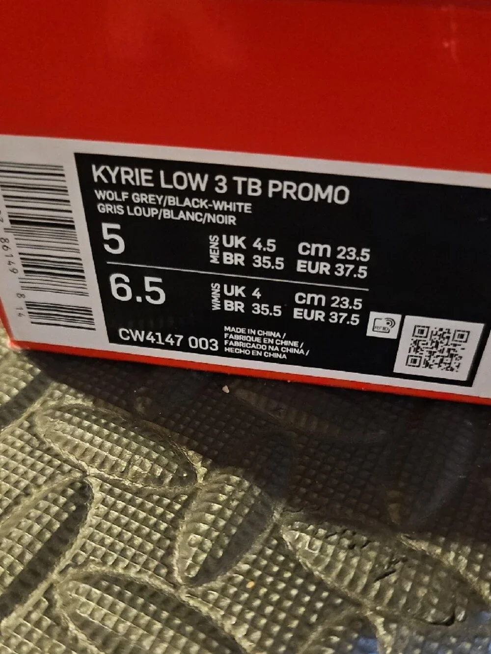 Nike Gray Kyrie Low Training Shoes Grey And Whiyr Size Youth Size 5